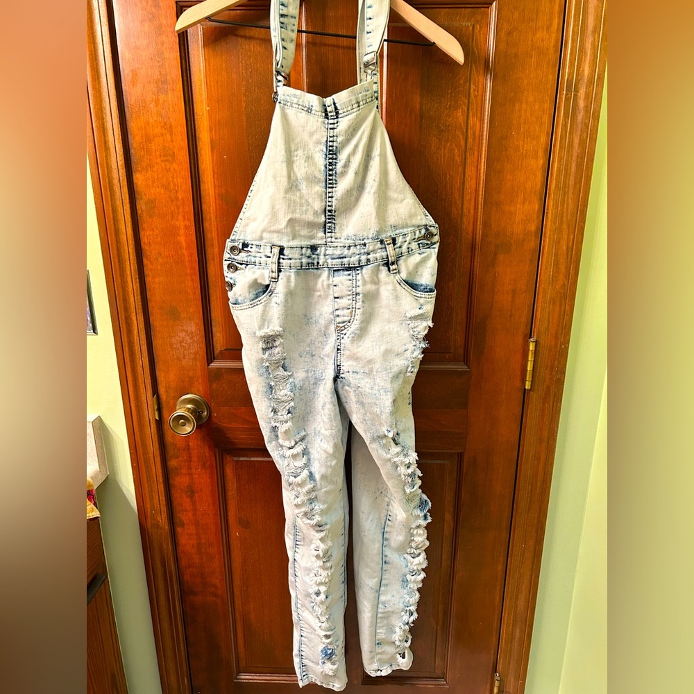 MAGNET DENIM Cute Blue Slim Fit Denim distressed Overalls. Size M